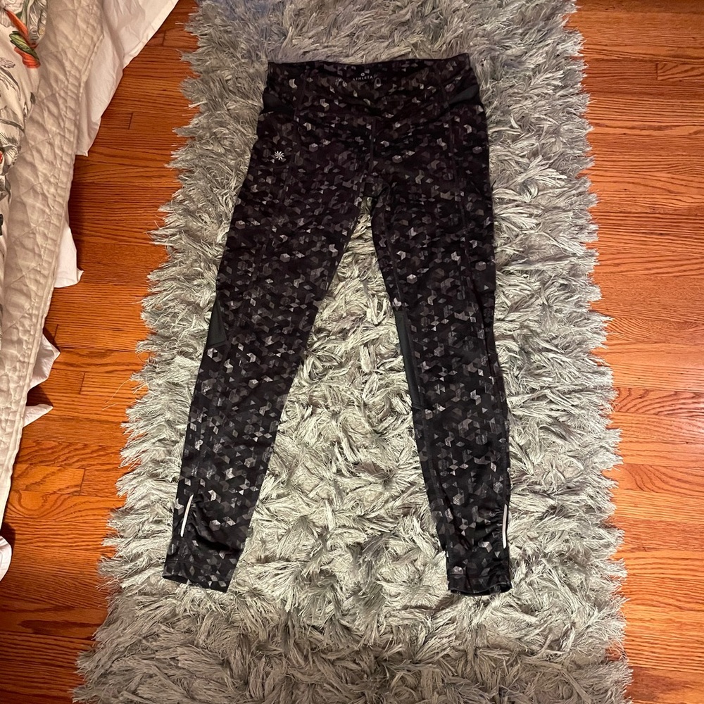 Athleta sport leggings..similar to Rainier print